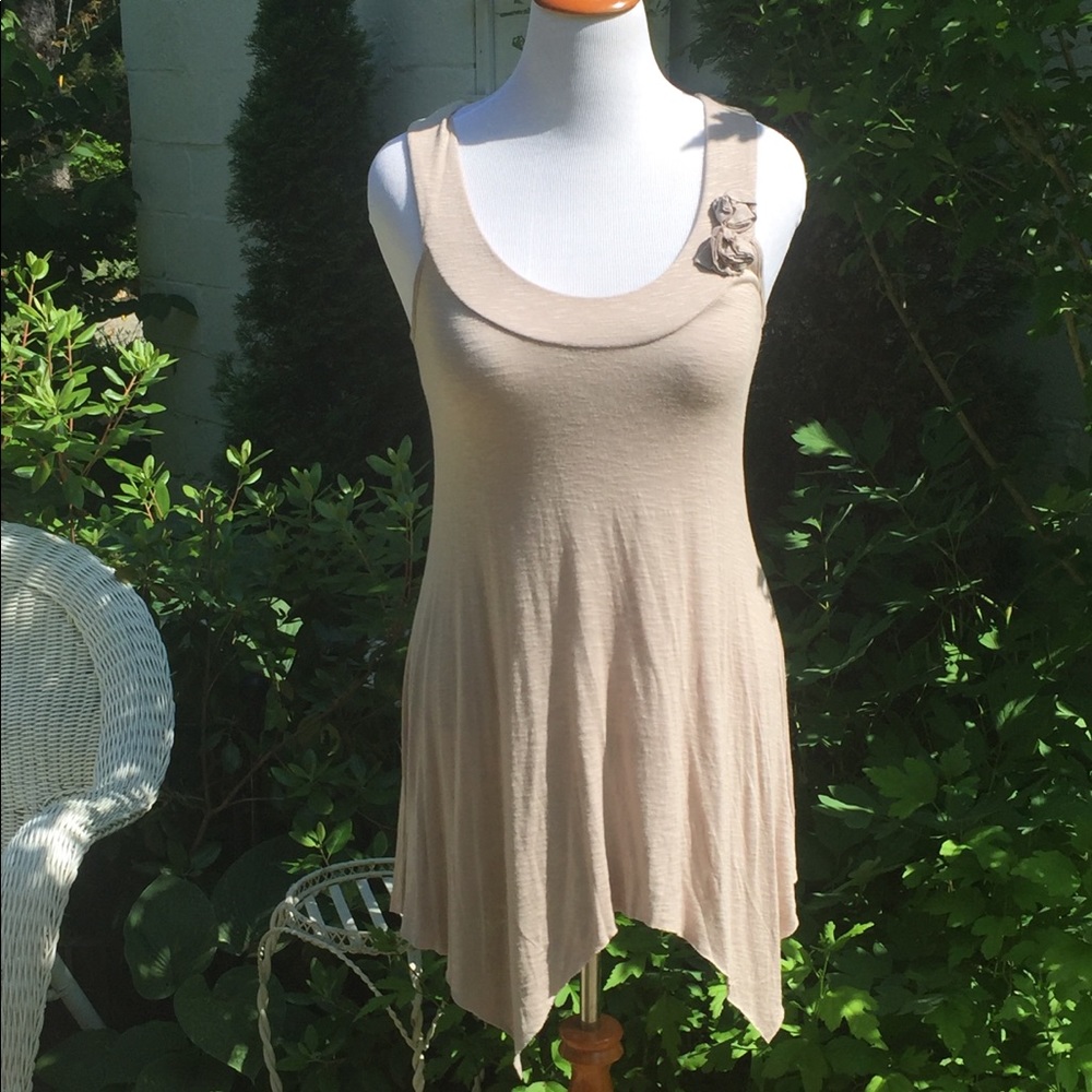 Beige Sleeveless Tunic Top Size Large
